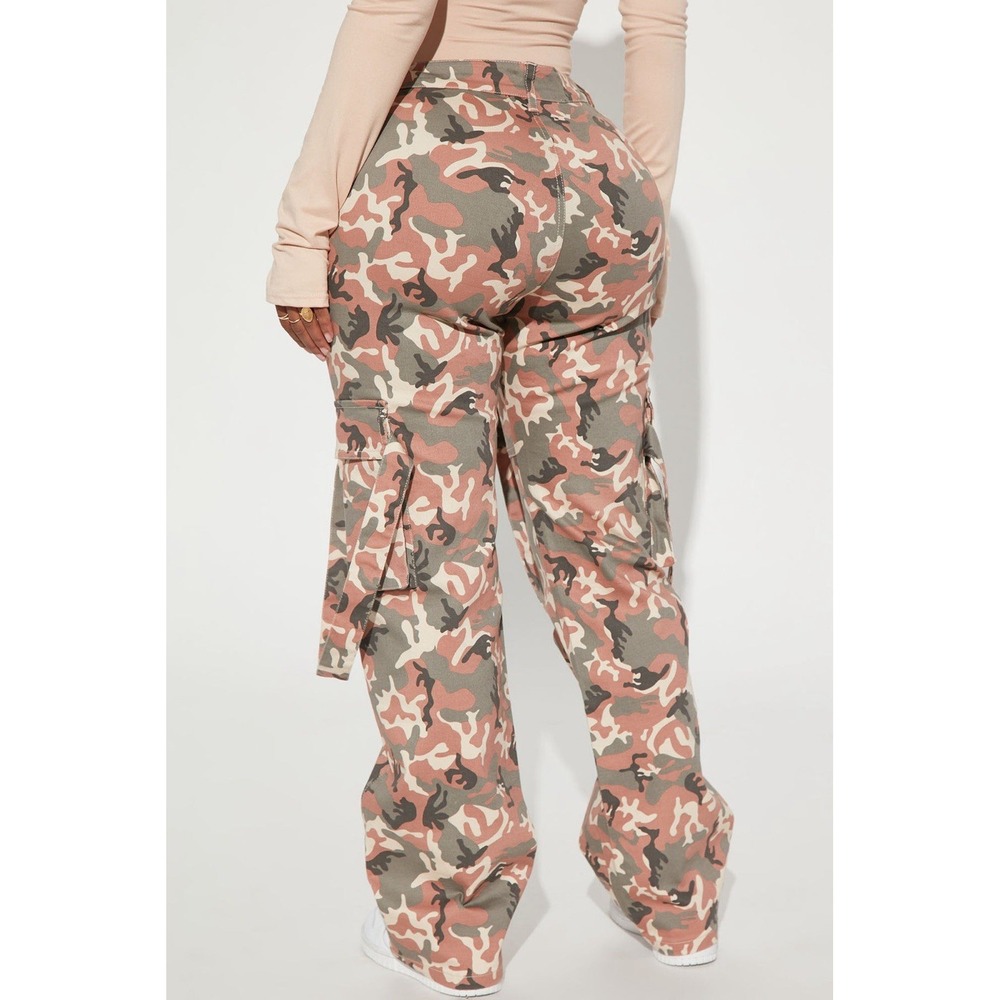 Camo Cargo Pants‎ Large (34W to 38Wstretch x 32L) Pink Camouflage Pattern Combo